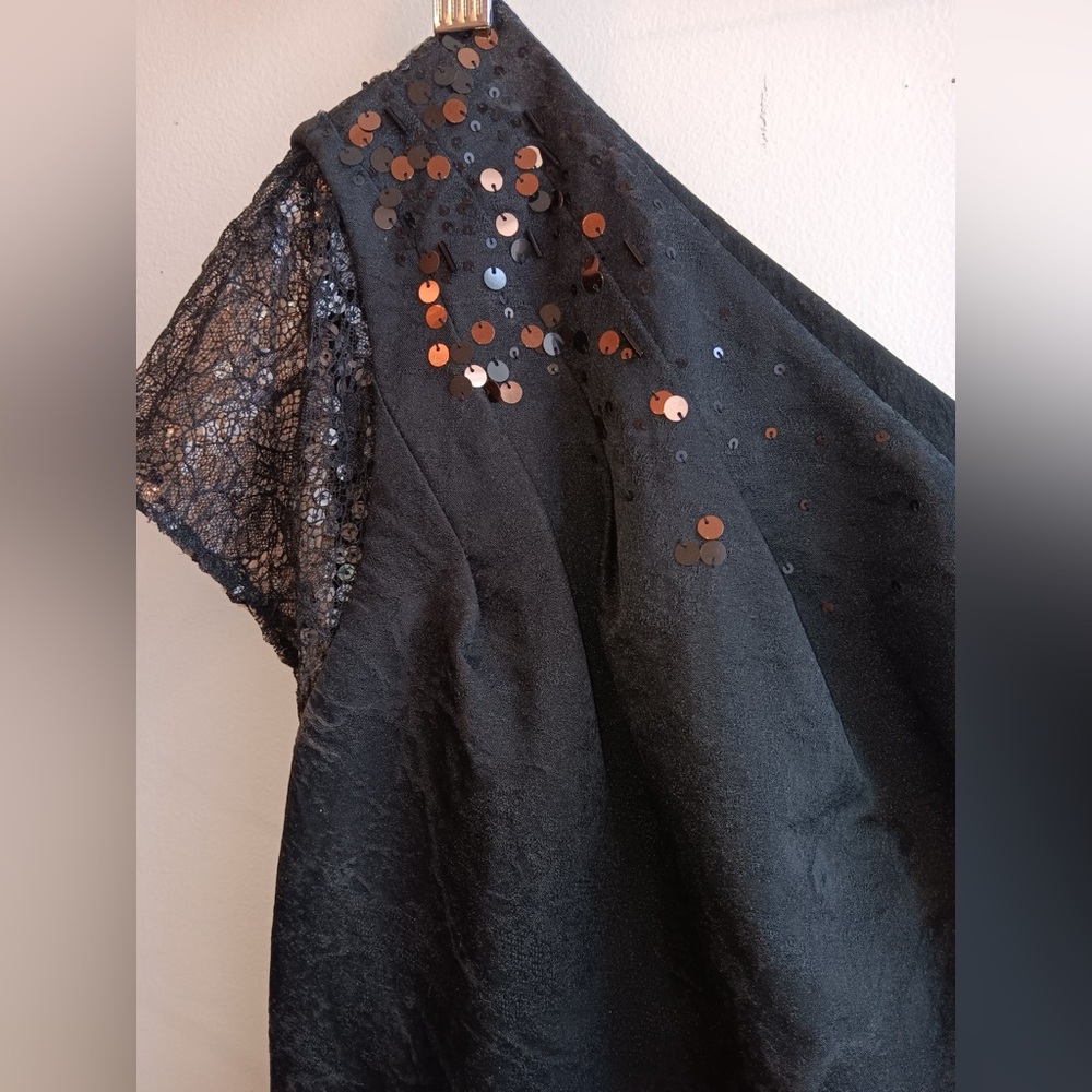 Black Elie Taharie cocktail dress
Perfect condition